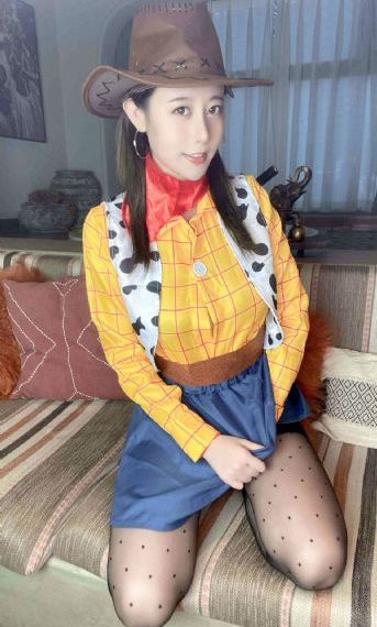 欧美女歌手黑白头发_DVD神马影院在线